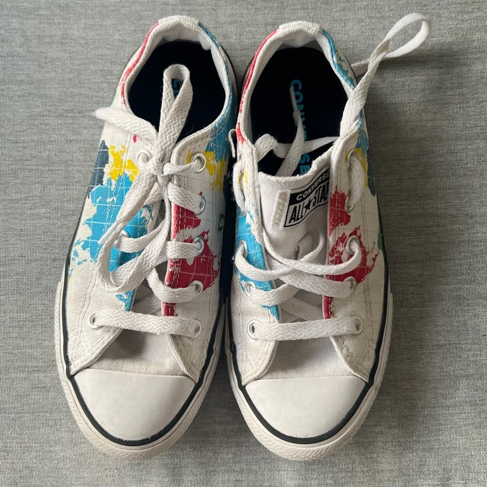 Kids Chuck Taylors - Picture 4 of 8